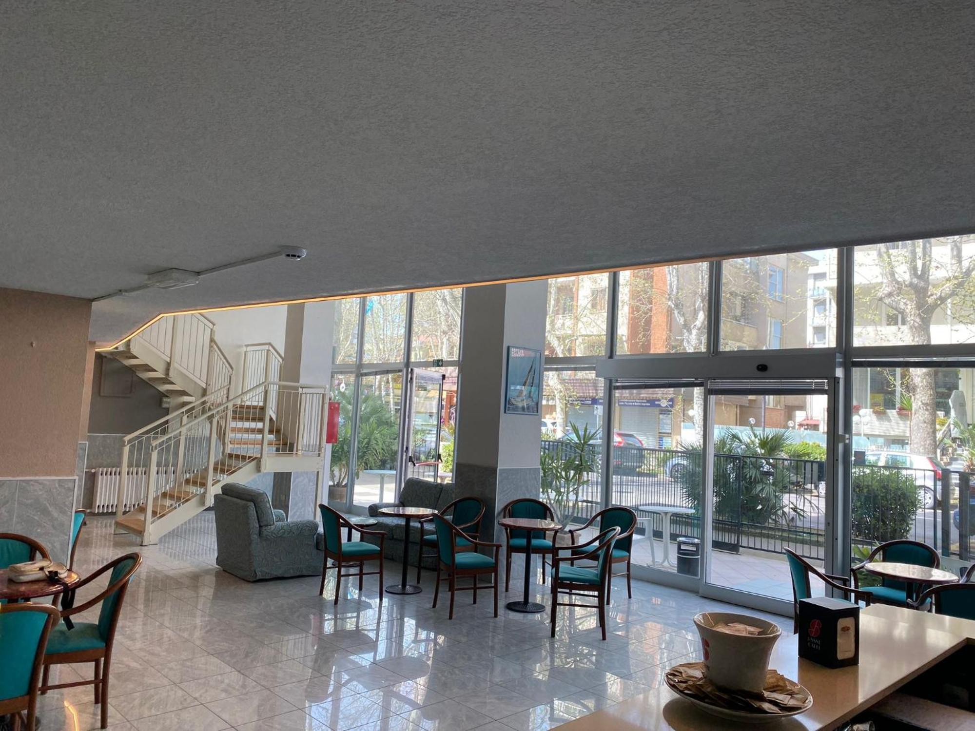 Hotel Concordia Palace リミニ エクステリア 写真